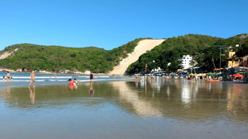 Turista gaúcho morre afogado na praia de Ponta Negra