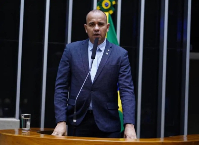 Deputado federal do RN apresenta pedido de impeachment de Lula
