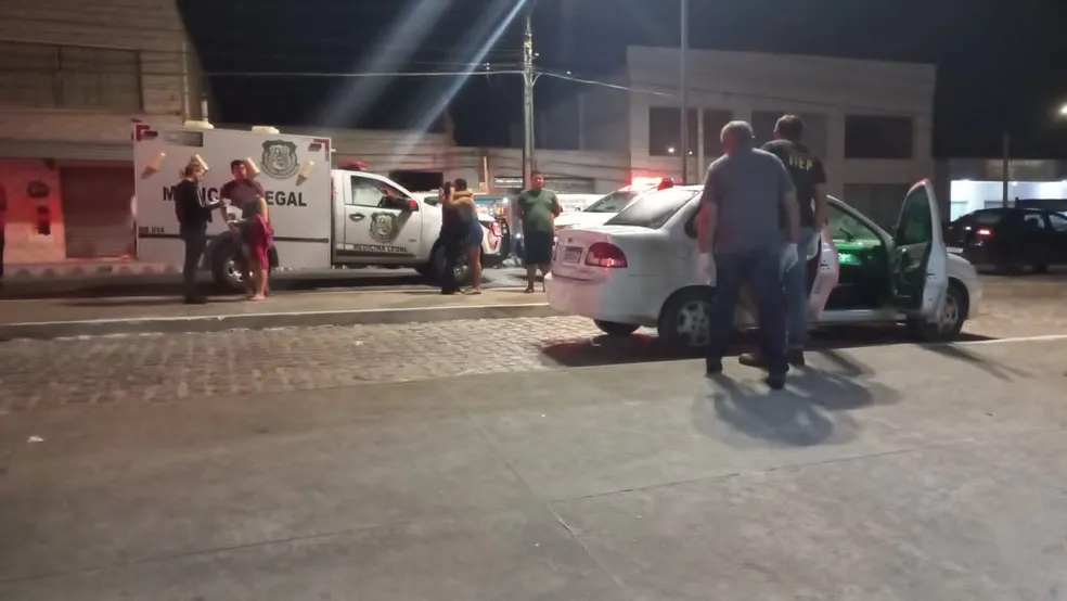 Homem é encontrado morto dentro de carro em frente a UPA de Parnamirim