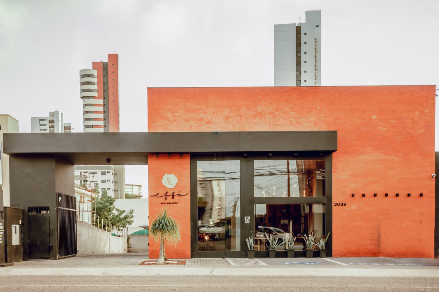 Effó Restaurante terá cardápio especial para família e música ao vivo no Dia das Mães