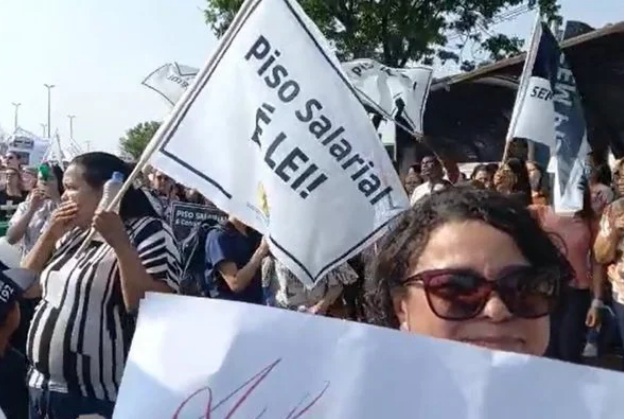 Lula sanciona R$ 7,3 bi para novo piso salarial da enfermagem