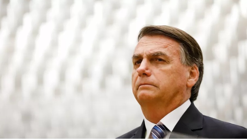 À CNN, Bolsonaro diz que vai processar Lula por falas sobre mansão e mortes na pandemia