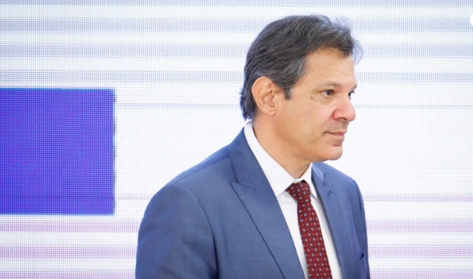 Haddad atrasa burocracia para exportações e prejuízo pode chegar a R$ 1,5 bi