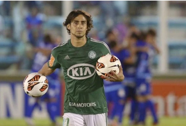 Ídolo do Palmeiras é internado em clínica psiquiátrica