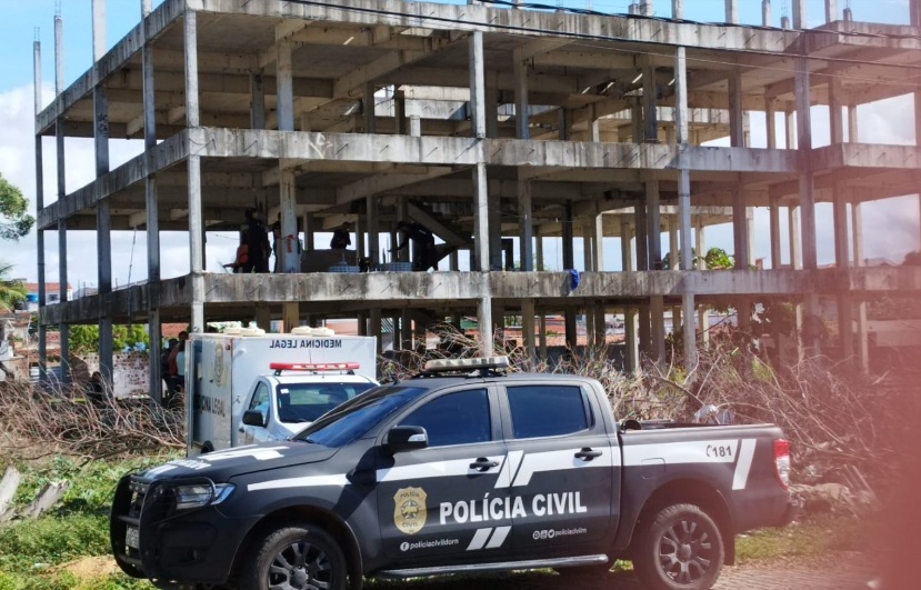 Corpo é encontrado em construção abandonada em Natal