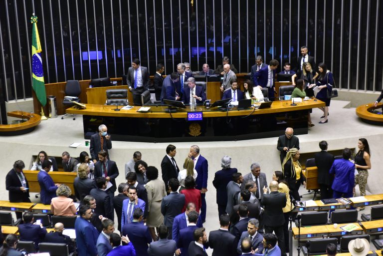 Câmara aprova urgência para projeto do novo regime fiscal