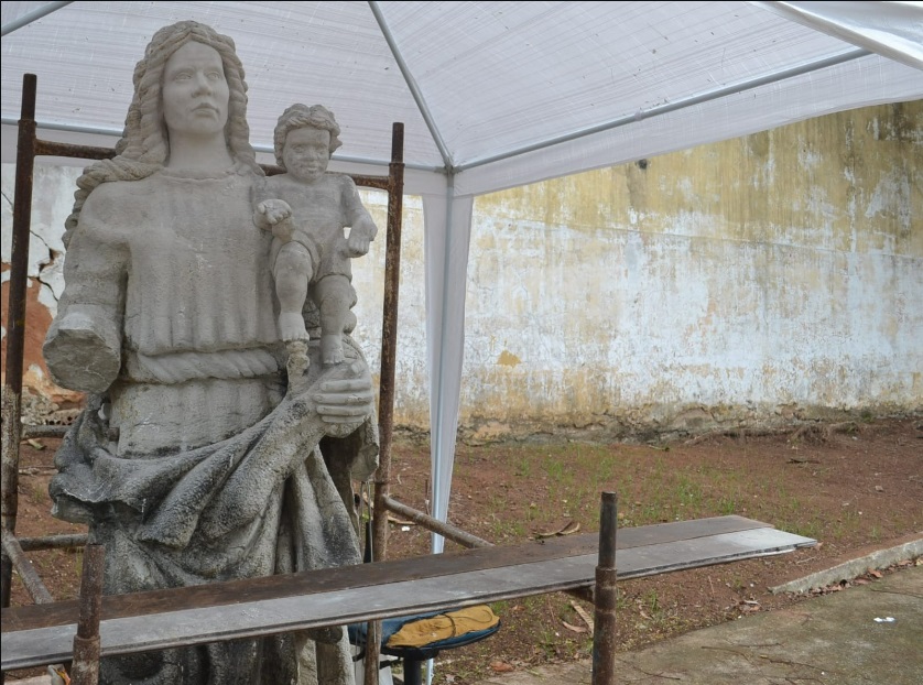 Imagem de Nossa Senhora do Rosário passa por restauração