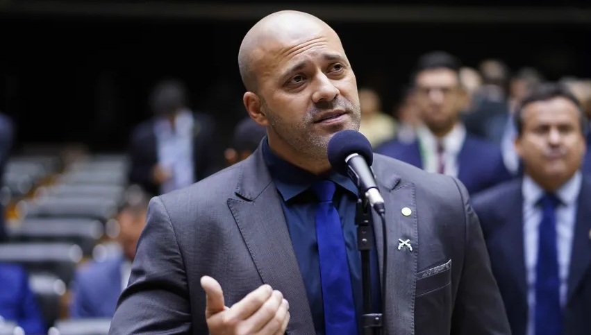 Moraes determina execução imediata da pena de Daniel Silveira