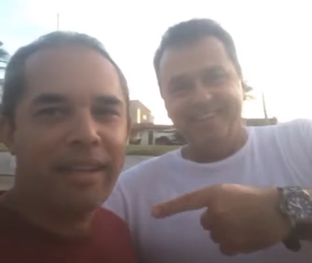 [VÍDEO] Eleitor aborda Carlos Eduardo na rua e pergunta: "Cadê o calçamento do Novo Horizonte?"