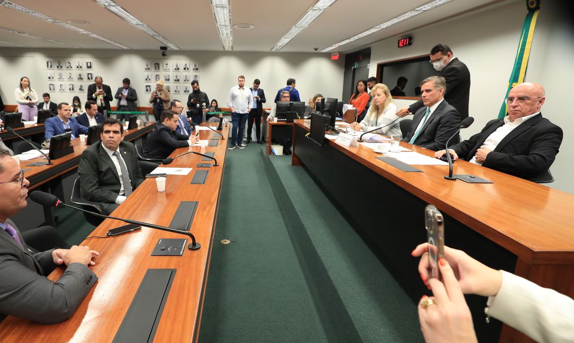 Conselho de ética da Câmara abre processo contra sete deputados por quebra de decoro; veja quem são