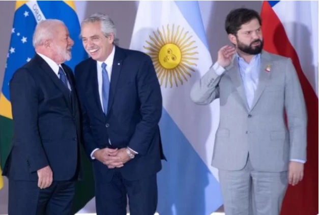 Em Brasília, presidentes do Uruguai e do Chile dizem discordar de Lula sobre Maduro