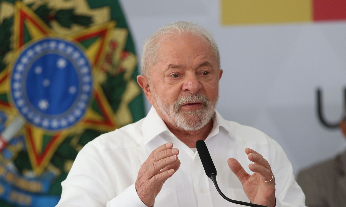 Lula faz reunião de emergência para evitar novas derrotas na Câmara