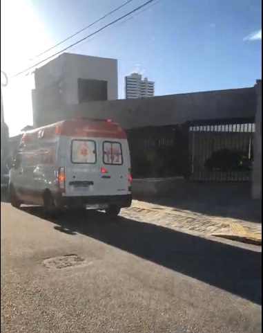 VÍDEO: Homem morre após cair de escada enquanto fazia manutenção em condomínio de Natal