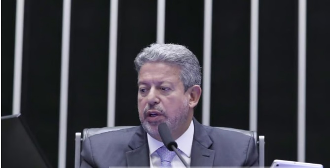 PF faz operação que mira Arthur Lira
