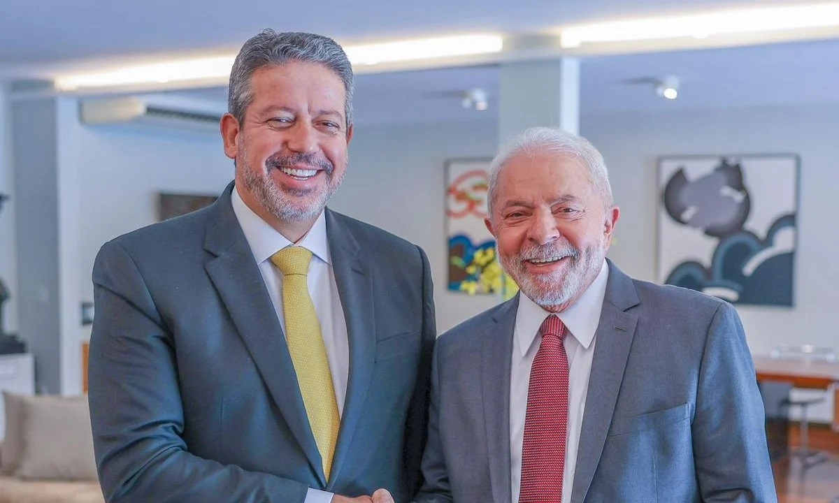 Lula se reúne com presidente da Câmara após semana de desgastes na relação