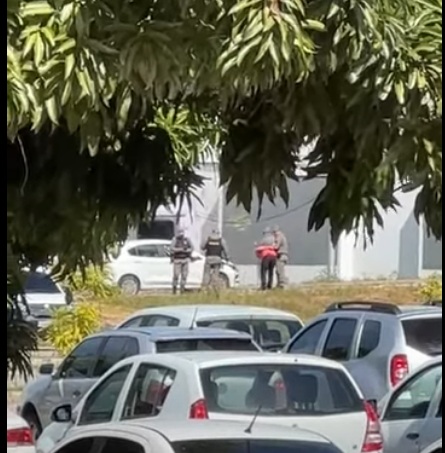 VÍDEO: Homem é preso após tiroteio dentro do Centro Administrativo, em Natal