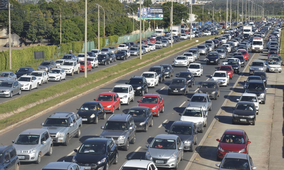 Fazenda vai notificar donos de 5,9 milhões de veículos que deixaram de pagar IPVA