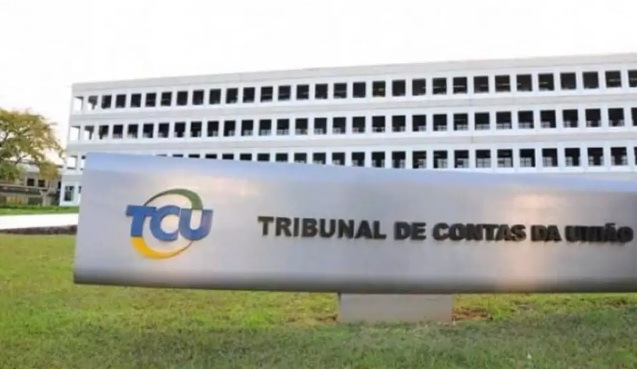 TCU aprova contas de Bolsonaro e relator elogia economia no período