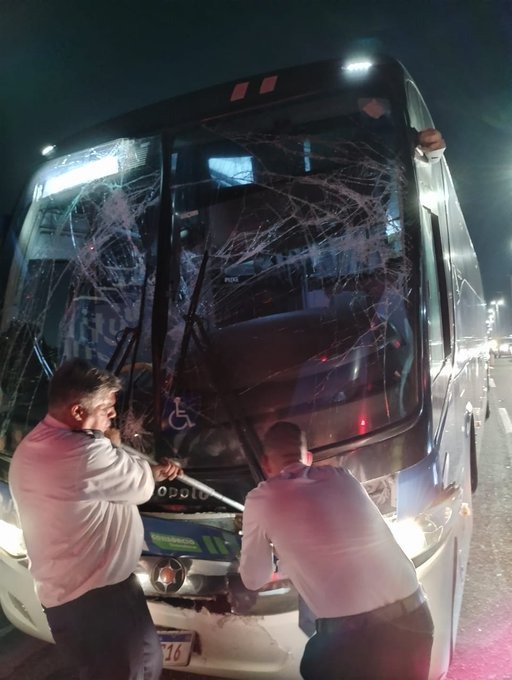 Ônibus do Racing sofre acidente antes de chegar no Maracanã