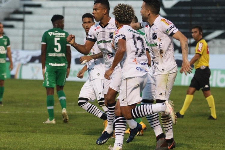 ABC enfrenta Chapecoense há exatos 2 anos de classificação histórica na Copa do Brasil; relembre