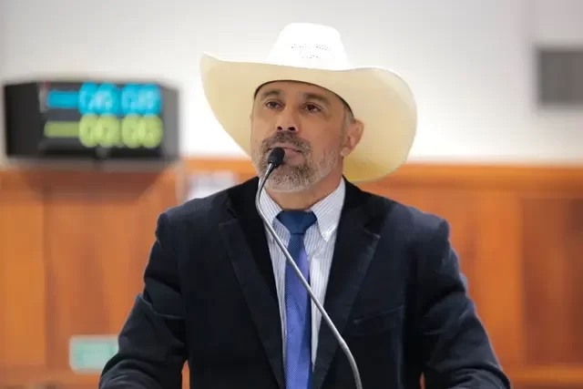 Deputado que disse que deveria estar preso pede ao STF para não ser preso