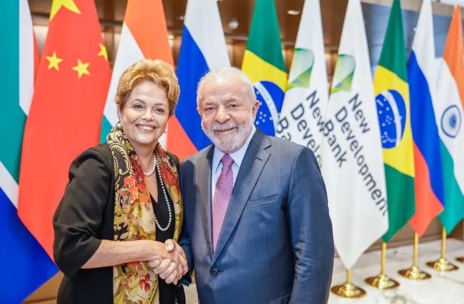 Após indicação de advogado de Lula para o STF, defensor de Dilma está na disputa por vaga no STJ