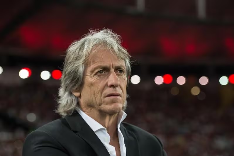 Jorge Jesus conquista 1º título após Flamengo e anuncia saída do Fenerbahçe