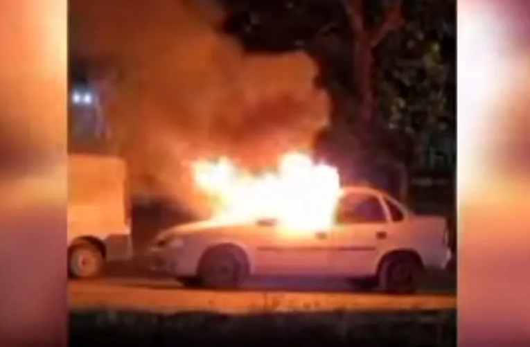 VÍDEO: Carro pega fogo na avenida Salgado Filho, em Natal