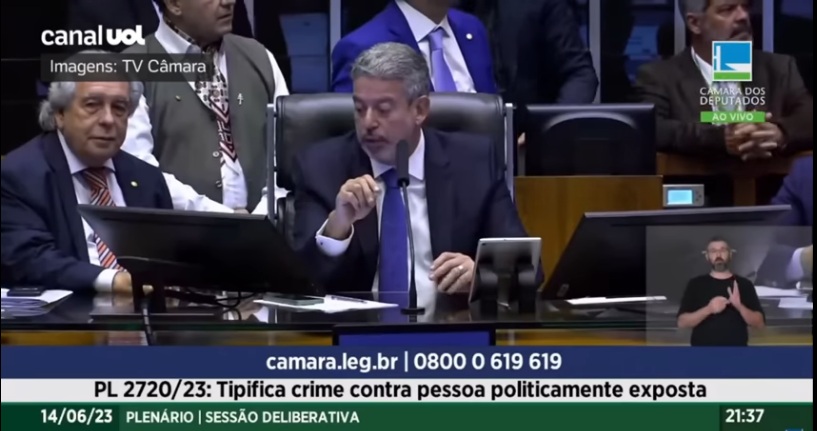 Câmara aprova PL para punir discriminação contra políticos e autoridades