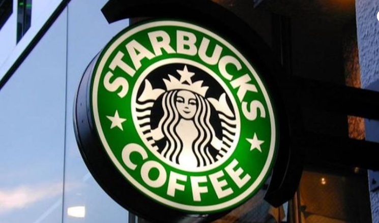 Starbucks deve pagar US$ 25,6 mi a ex-gerente demitida por ser branca