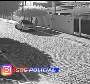 VÍDEO: Imagens mostram ladrão de retrovisores em ação em Natal; assista