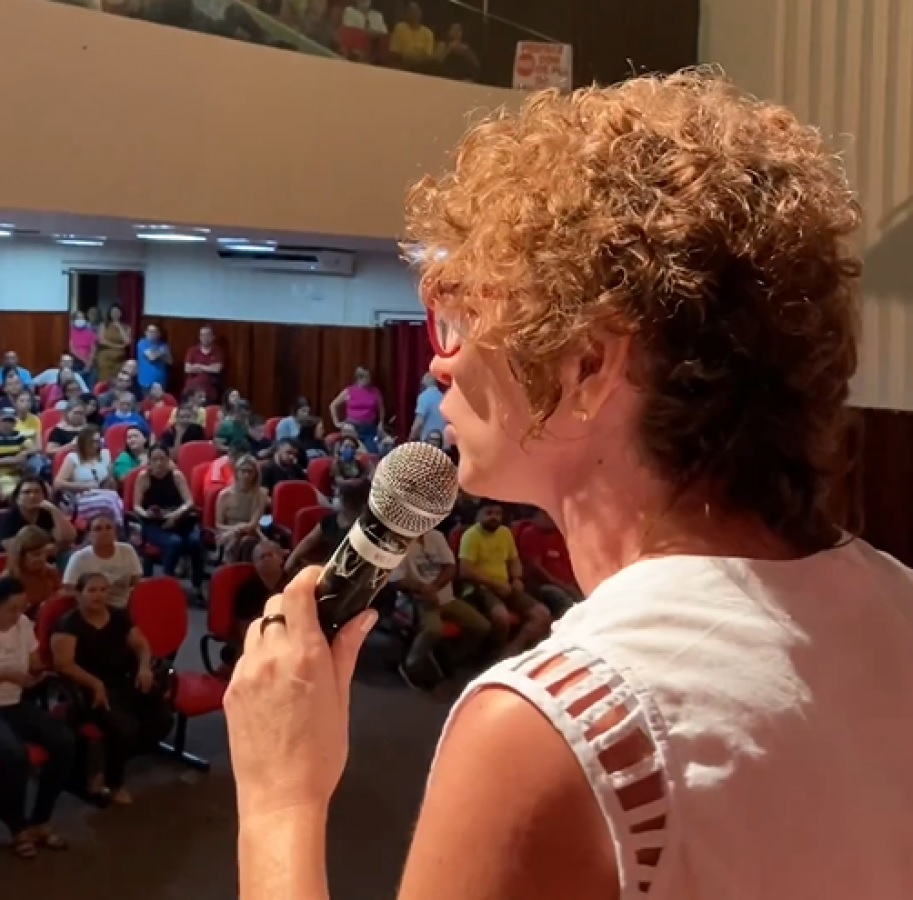 VÍDEO: Votação de greve geral do sindicato vira palanque de pré-campanha para Isolda