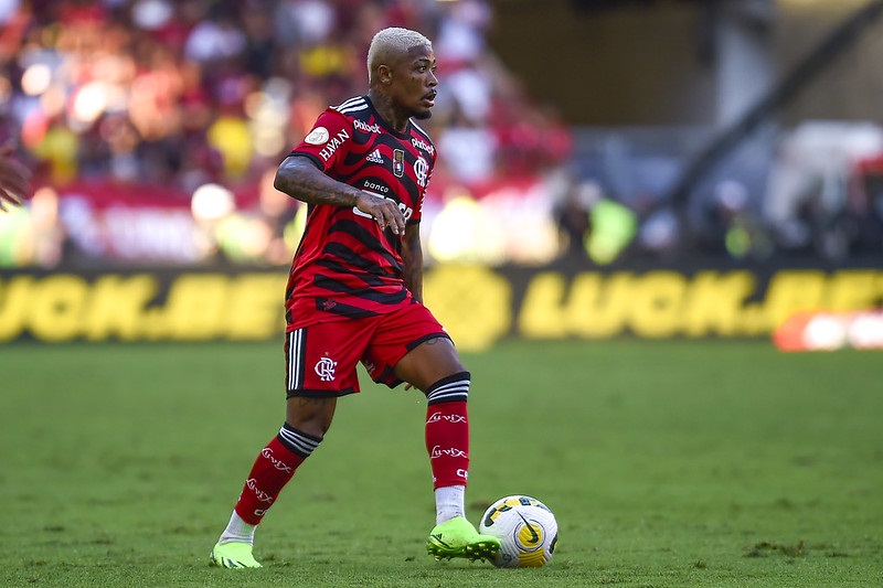 VÍDEO: Marinho se despede do Flamengo e assume erro "infantil e imaturo" da sua parte