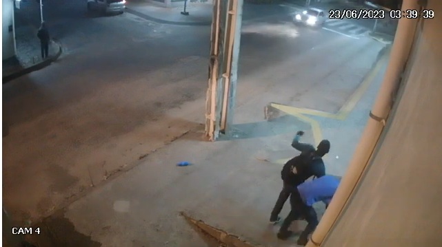 VÍDEO: Bandidos arrombam supermercado e roubam cofre na zona Sul de Natal