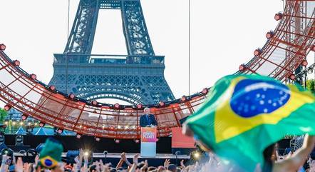 Em seis meses de governo, Lula passou 32 dias em viagens internacionais