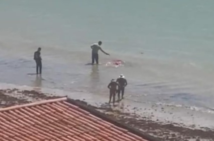 [VÍDEO] Imagem forte: Assassinato é registrado a luz do dia em praia 'queridinha' dos natalenses