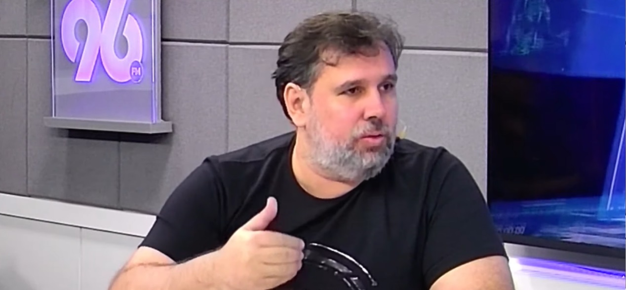 [VÍDEO] Secretário cobra diretor do Idema ao vivo sobre engorda de Ponta Negra: "Tem que ser prioridade"