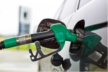 Natal tem gasolina mais cara entre capitais do Nordeste e diferença para 2ª colocada é de R$ 0,24 por litro