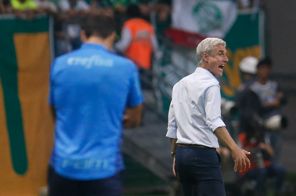 Botafogo: Iminente saída de Castro abala jogadores e muda clima de treino