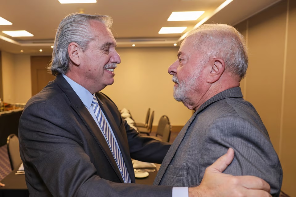 Lula recebeu mais o presidente argentino que 32 dos seus 37 ministros