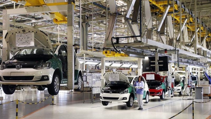 Volkswagen suspende produção de carros no Brasil por 'estagnação do mercado'