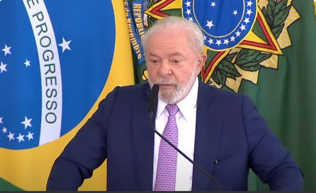 Tenente-coronel da FAB sugere morte de Lula no Twitter