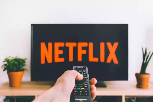 Streaming grátis chega ao Brasil para rivalizar com Netflix e TV paga