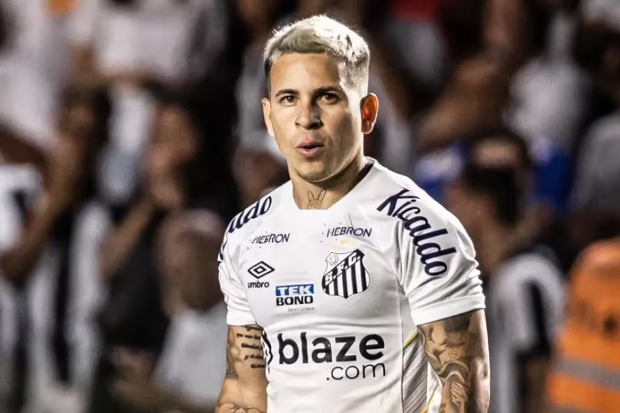 Contratado em definitivo no mês passado, Soteldo é afastado do Santos por indisciplina