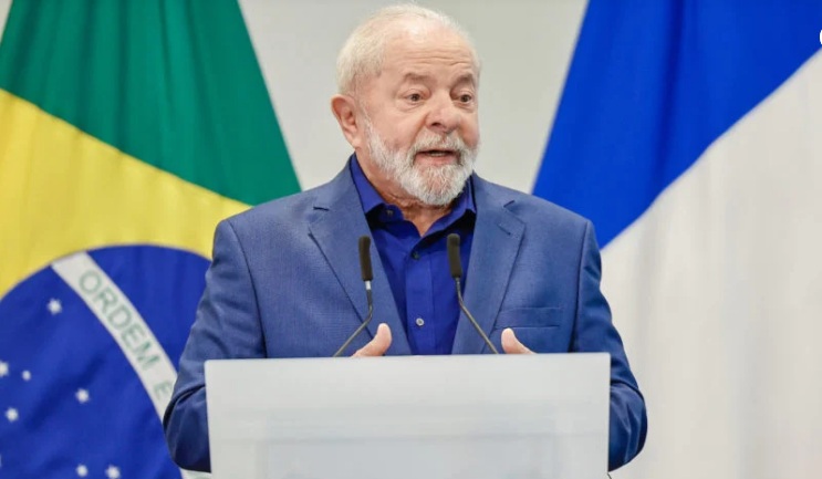Com desconforto na perna, Lula falta à festa do PT por recomendação médica