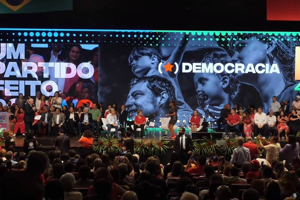 PT se diz 'bastante otimista' com concessão de TV e rádio para o partido