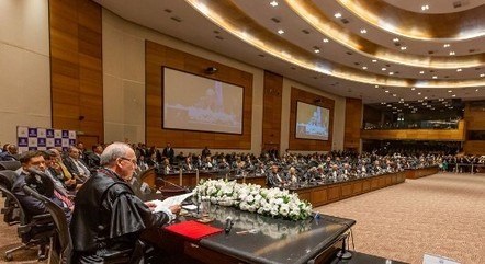 Concursos públicos oferecem salários de até R$ 34 mil; confira as vagas