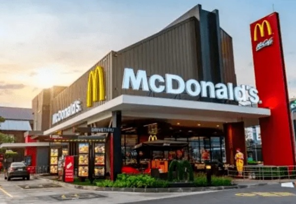 McDonald’s é multado em R$ 2 mi por dar trabalho perigoso a menores
