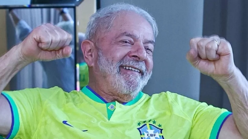 Lula enfrenta a CBF, não quer o italiano Ancelotti e defende Fernando Diniz