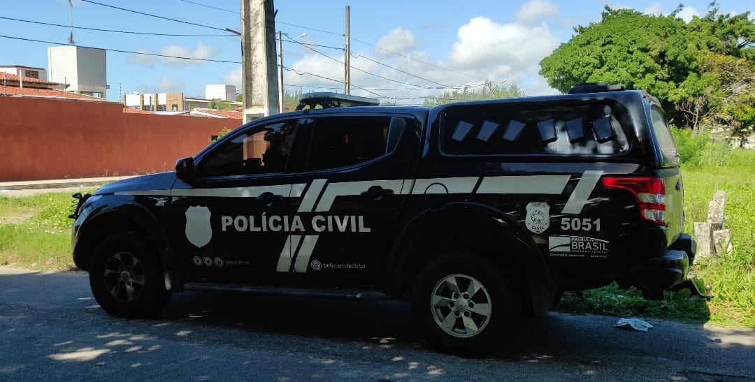 Polícia Civil prende foragido por roubo localizado em Fortaleza